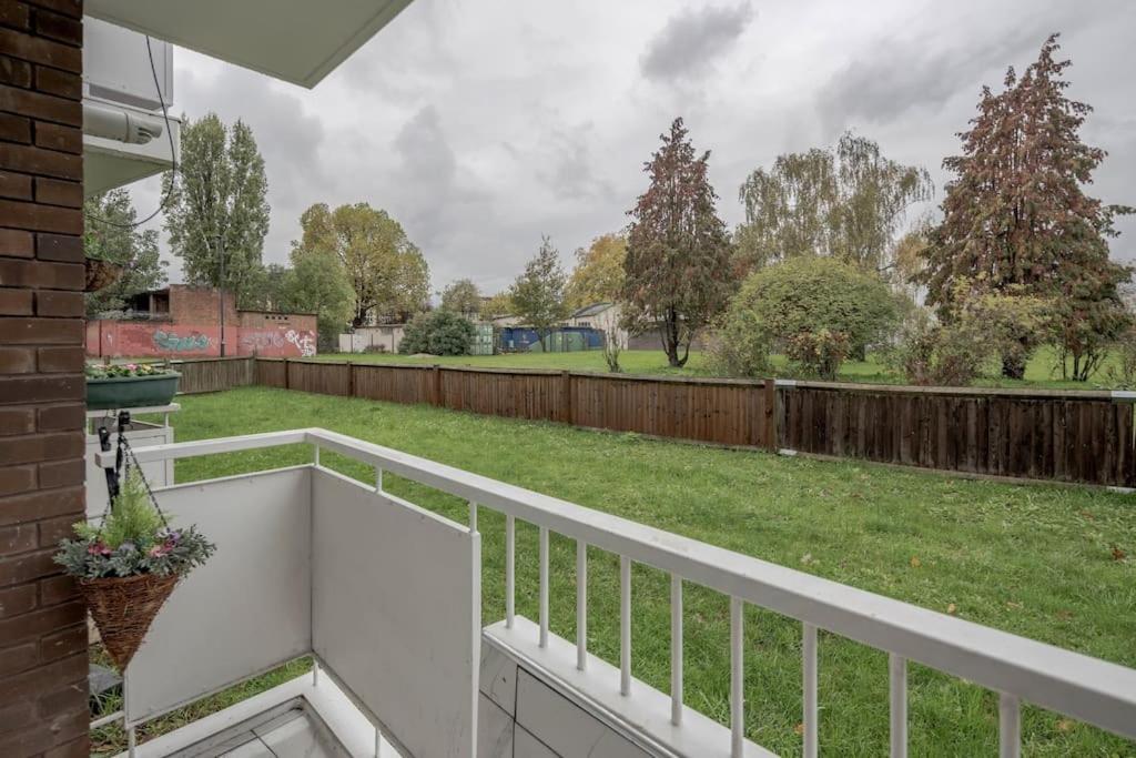 Appartamento Lovely 2-bedroom With Balcony And Park View *